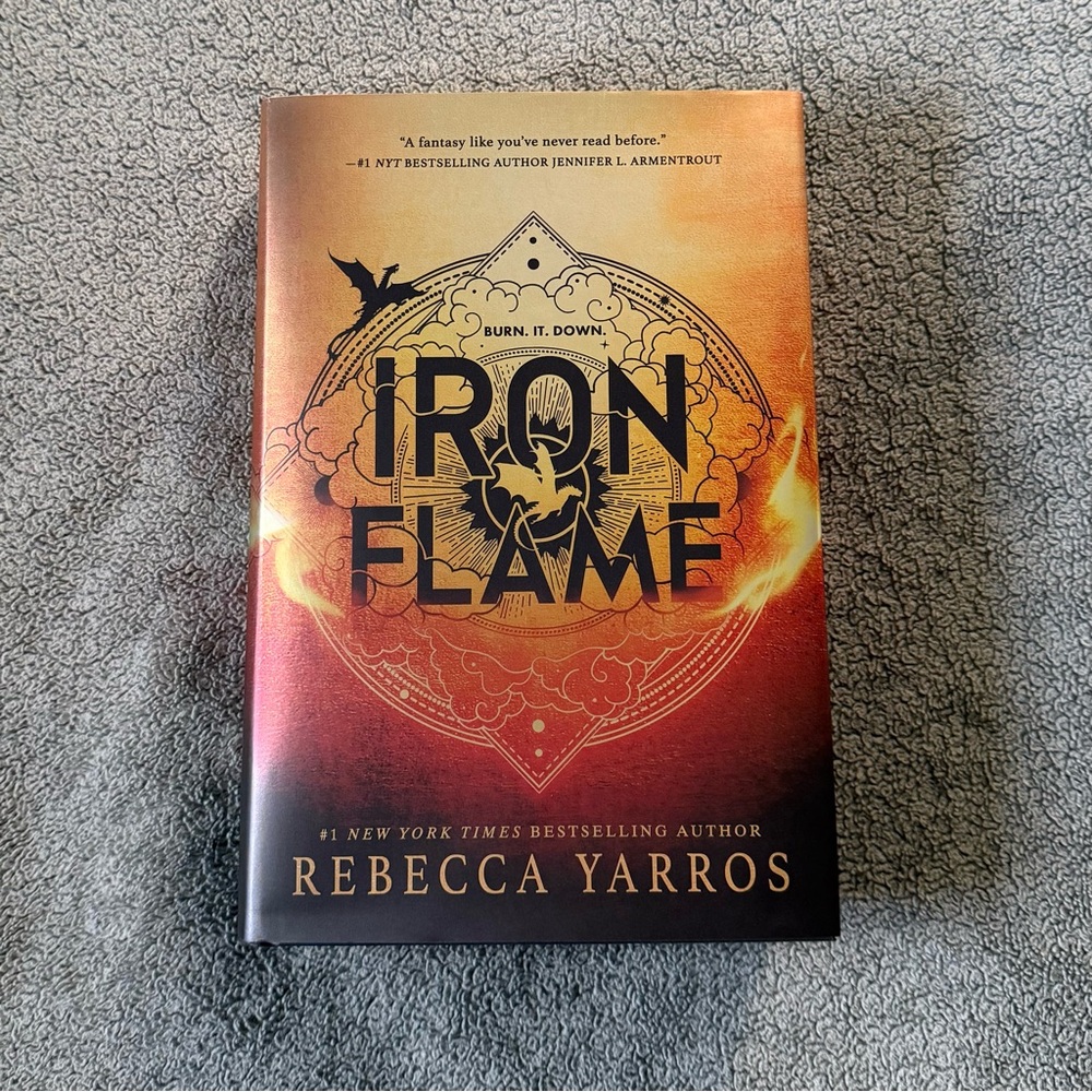 Iron Flame (The Empyrean Series, Book 2)